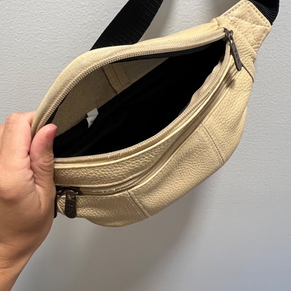 APC Unisex Tan Fanny Pack - Picture 4 of 5